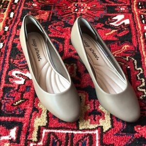 Easy Spirit Tan Flats Timeless Comfort